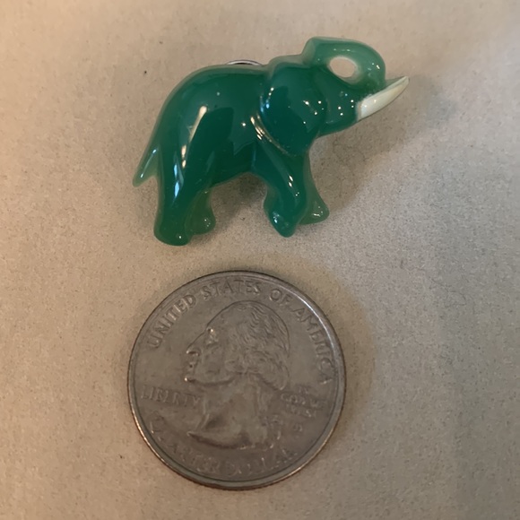 Faux Jade Elephant Pin/Brooch, Vintage 70’s - Picture 5 of 5